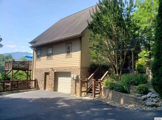 230 Stott Ln, Gatlinburg, TN 37738
