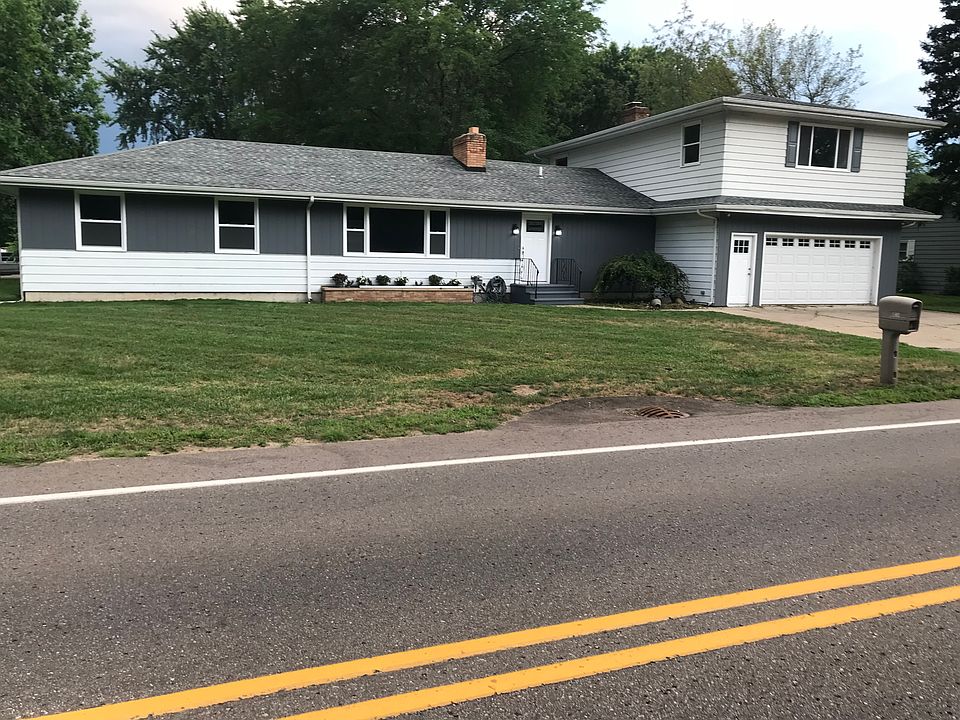 1st image of 1130 E Osterhout Ave