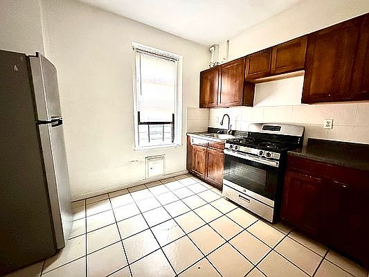 1st image of 549 Isham St APT 34