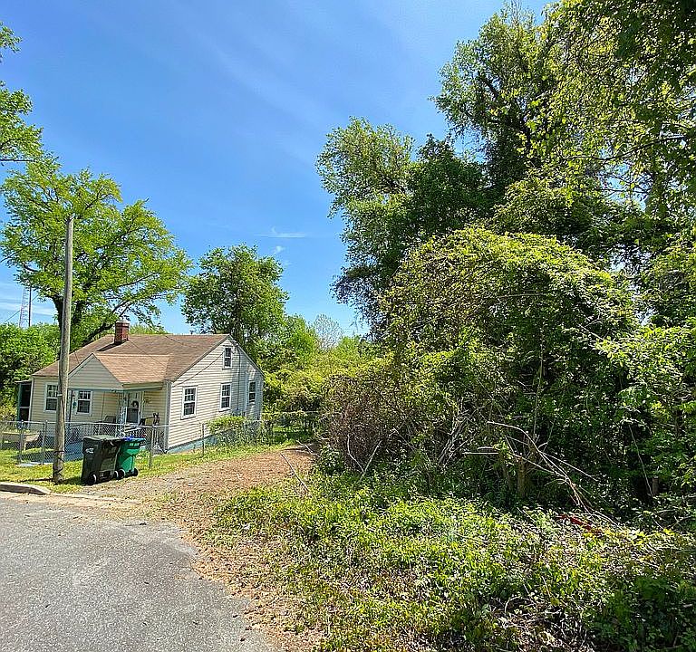 2nd image of 2513 Robert Moore Cir