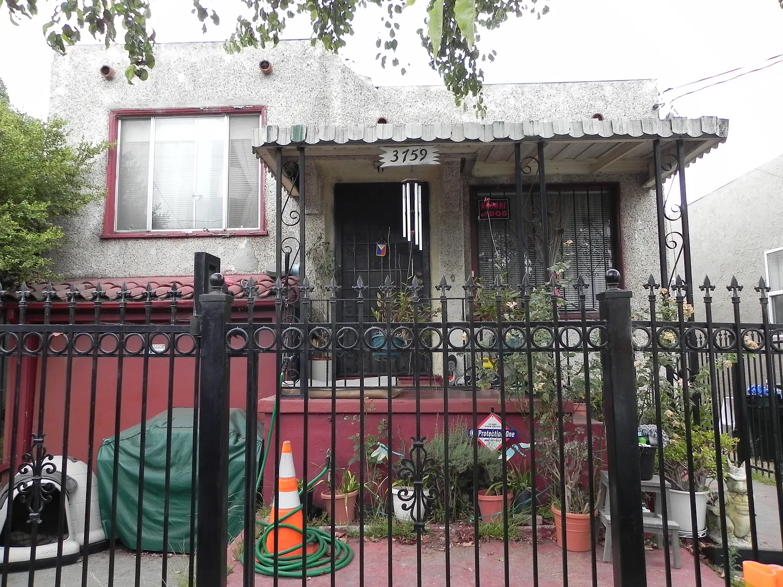 3759 Marion Ave photo 1
