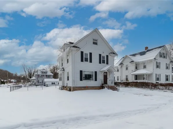 135 Wilson St, Newark, NY 14513