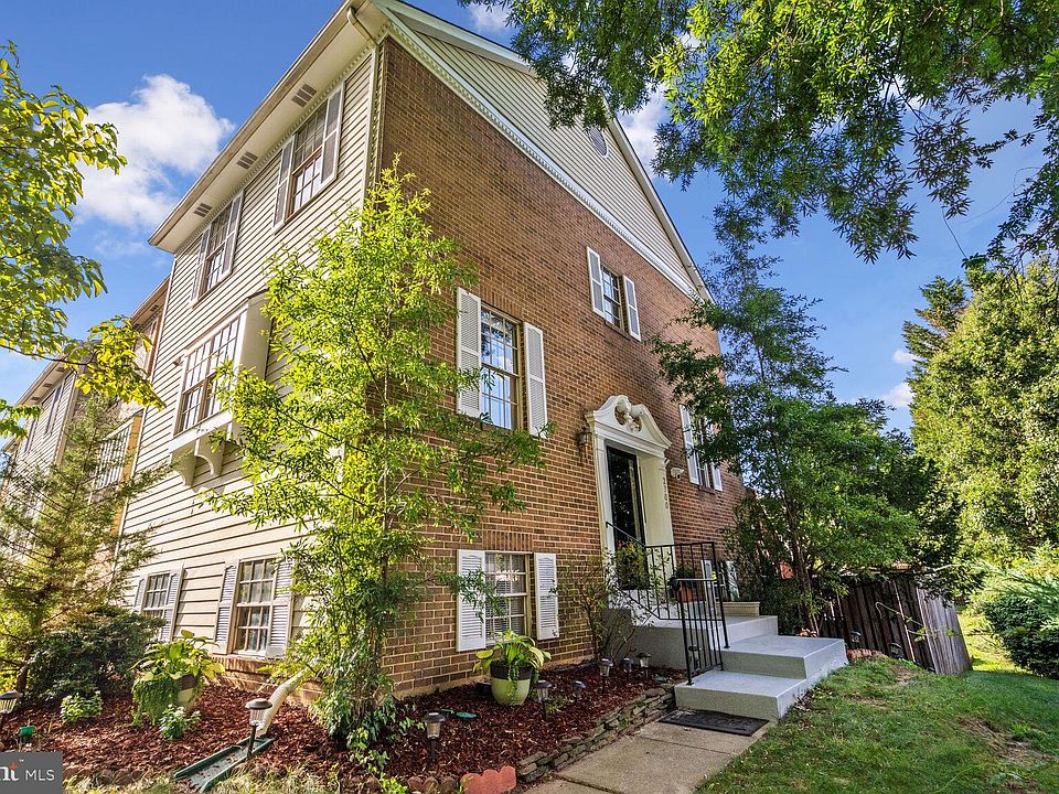 1st image of 2700 Sherwood Hall Ln