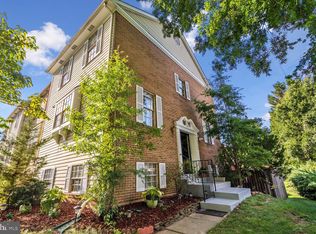 2700 Sherwood Hall Ln, Alexandria, VA 22306