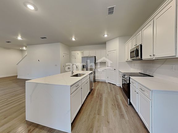 3rd image of 1498 Aquamarine Dr