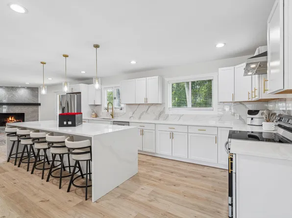 2169 White Rd, Grove City, OH 43123