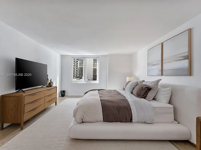 2301 Collins Ave #902 — Photo 18
