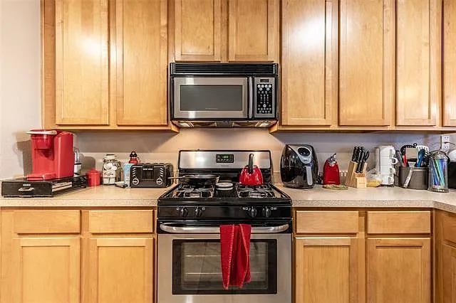 8957 Silent Brook Ln — Photo 16