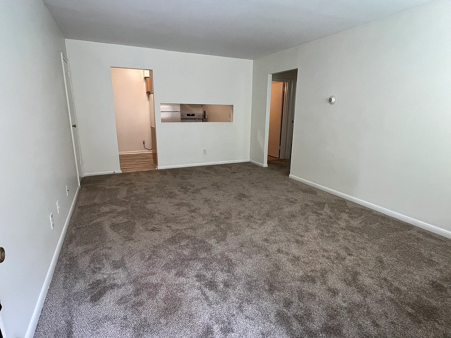 2 bed, 750 sqft, $1,695 — Photo 3