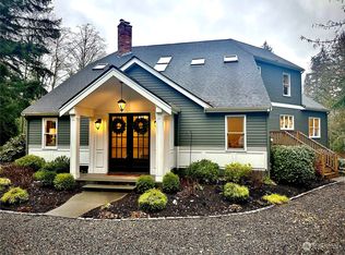 7100 Blue Sky Ln NE, Bainbridge Island, WA 98110