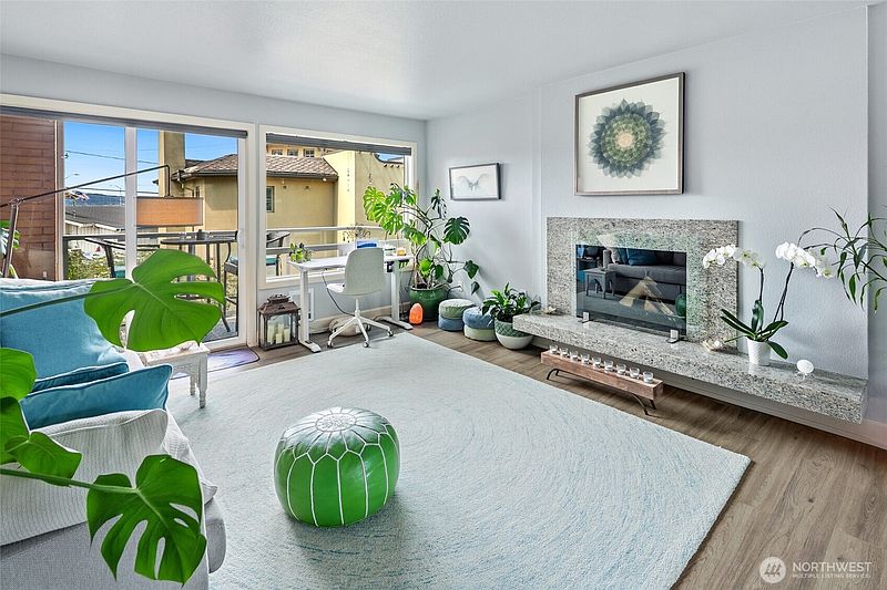 4th image of 2514 57th Avenue SW #203
