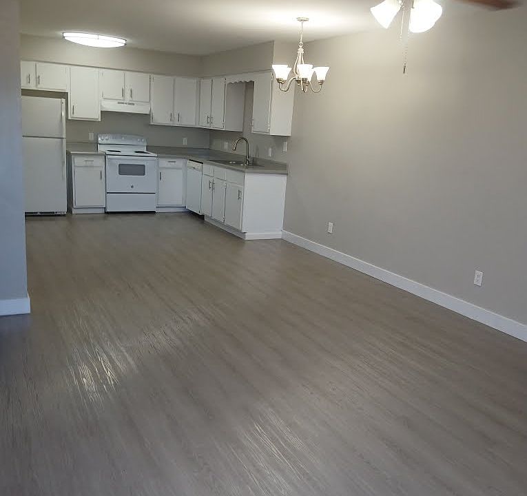 1st image of 590 W 18th Ave APT 4