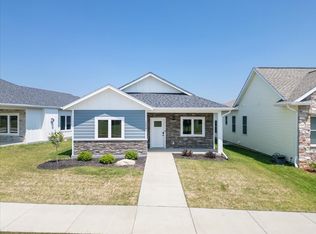 1668 Olde Brandy Ln, Davenport, IA 52807