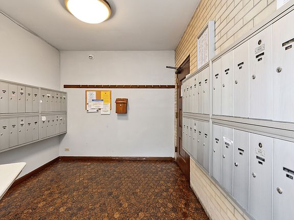 5th image of 5840 W 104th St APT 311