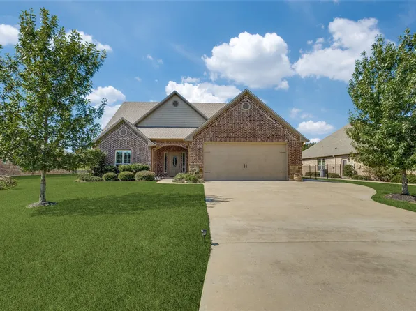 216 Cocopa Dr, Lake Kiowa, TX 76240