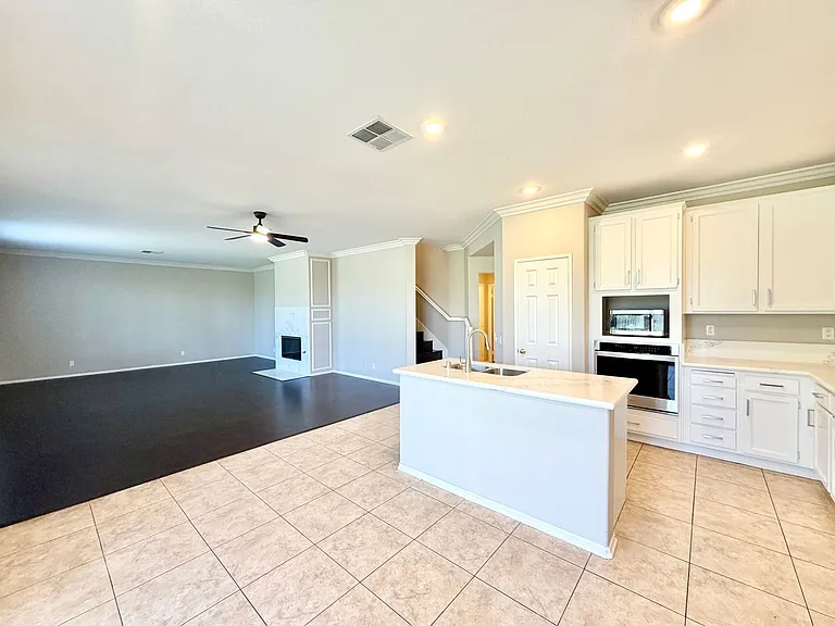 42041 Delmonte St — Photo 14