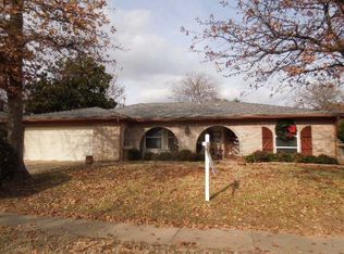 849 Spring Lake Dr, Bedford, TX 76021