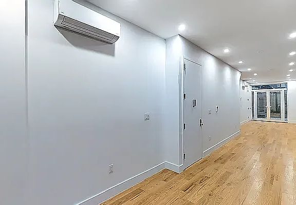 4th image of 583 Vanderbilt Ave #1B