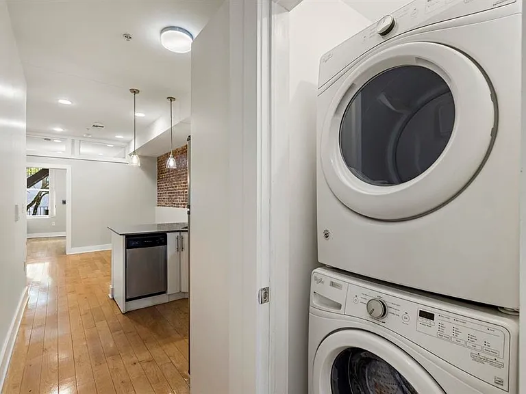 322 Grand St #3R — Photo 9