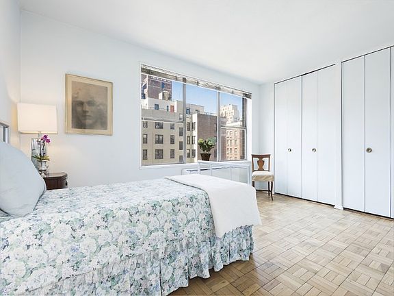 4th image of 201 W 70th St APT 9L