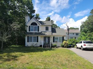 23 Kent Pl, Mastic, NY 11950