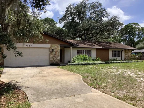 9224 Lakeview Dr, New Port Richey, FL 34654