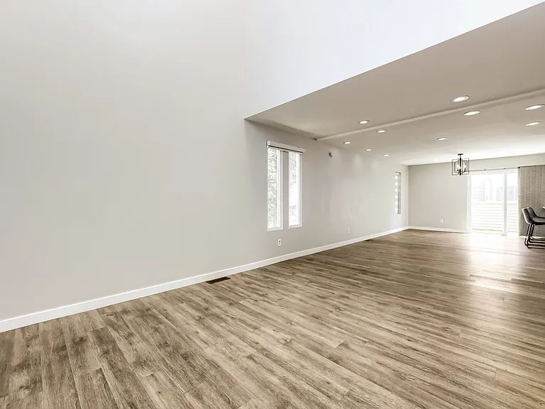 1050 S Monaco Pkwy #145 — Photo 5