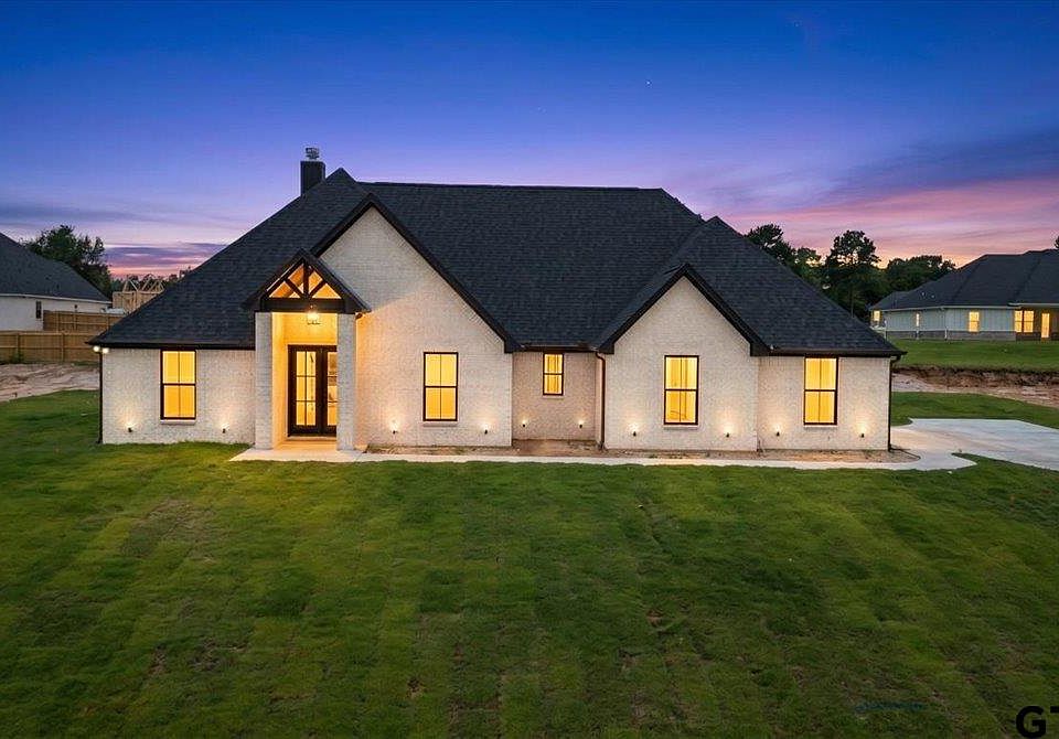 1st image of 17077 Woodcrest Cir