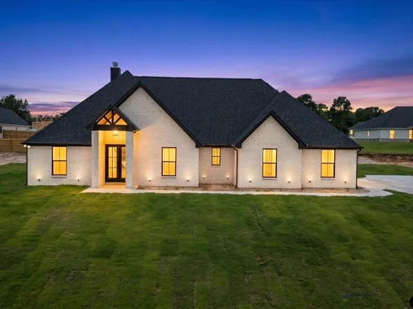 17077 Woodcrest Cir, Lindale, TX 75771