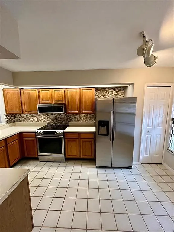3 bed, 3.5 bath, 1606 sqft, $2,700 — Photo 4