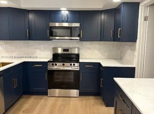 201 Crandon Blvd APT 202, Key Biscayne, FL 33149