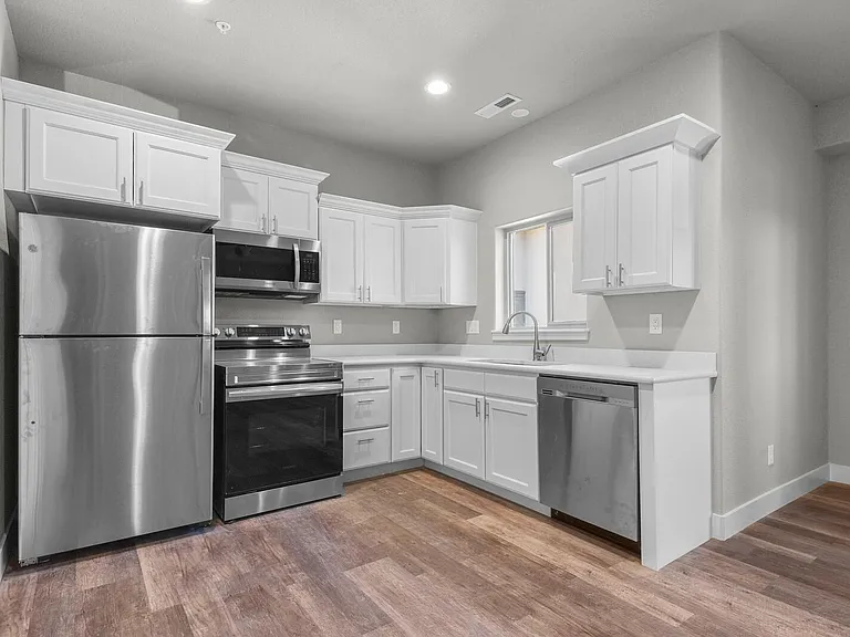 5310 N Union Blvd #101 — Photo 3
