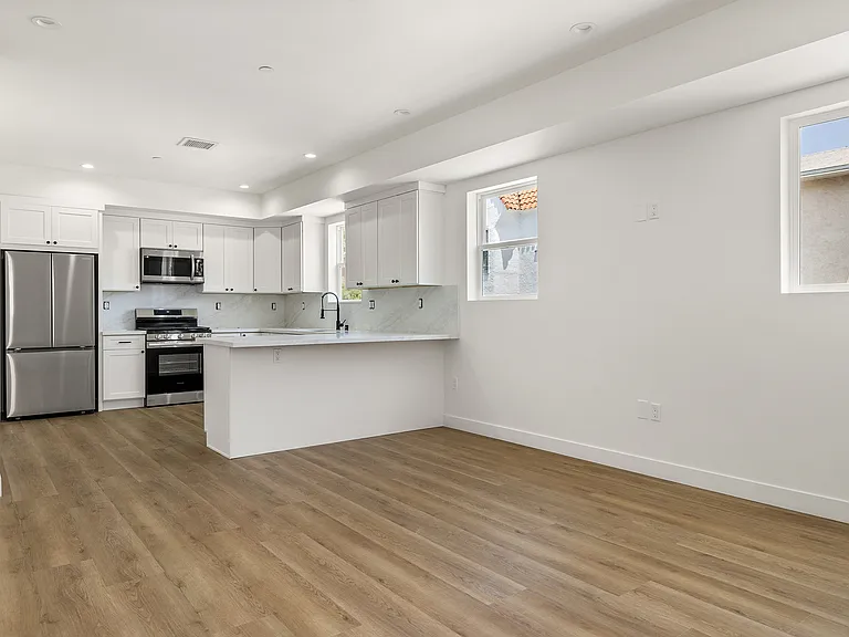 5351 Virginia Ave — Photo 13