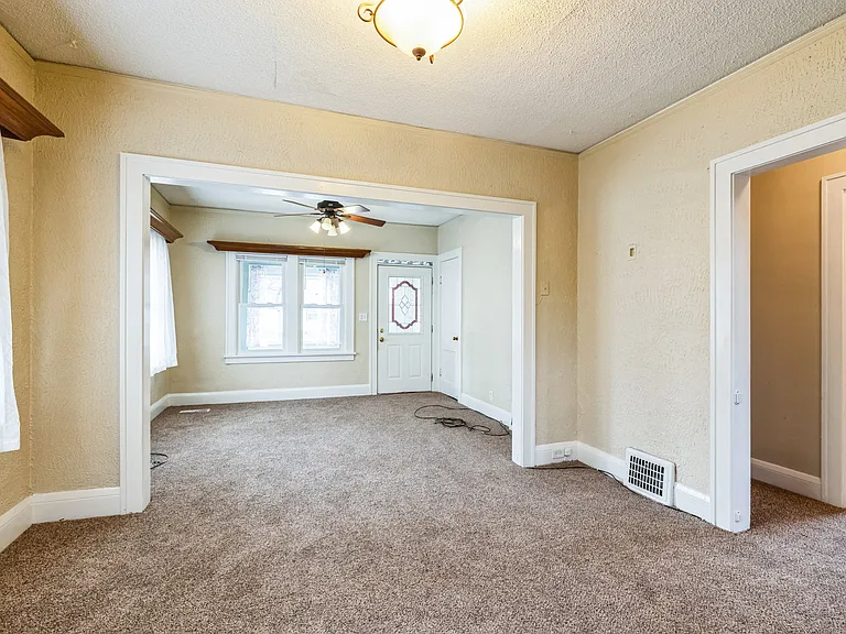 3346 Vincent Ave N — Photo 13
