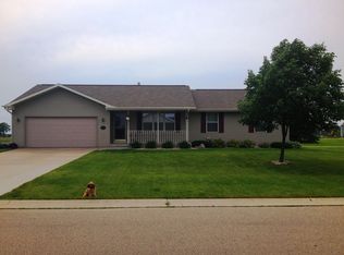 N8909 Willow Ln, MENASHA, WI 54952