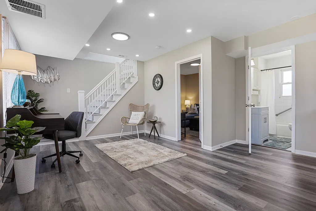 10308 W Lyndale Ave — Photo 4
