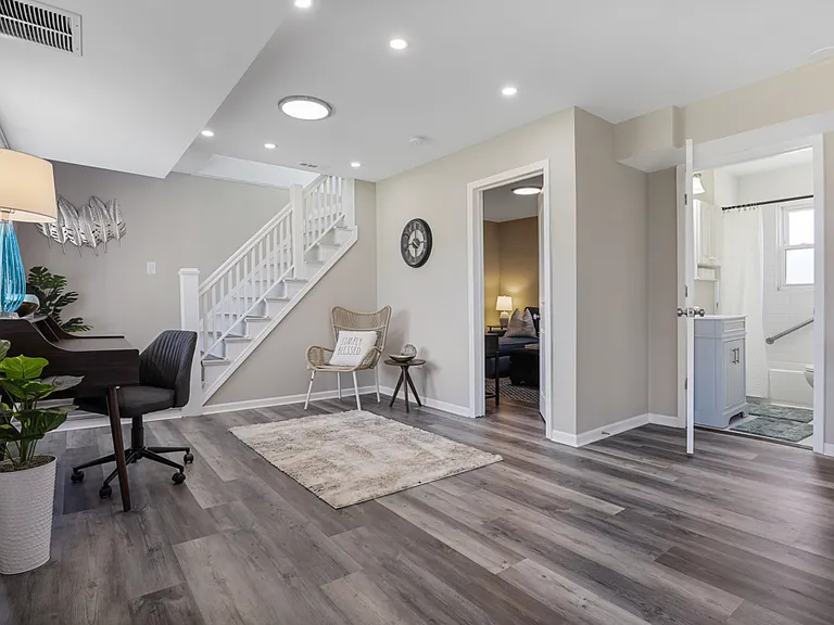 10308 W Lyndale Ave — Photo 4
