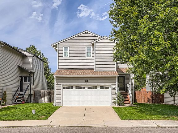 Beautiful Private Mature Neighborhood with Hugh tree line streets. Easy access to everything Boulder, Denver, mountain trails Hiking biking trails and more