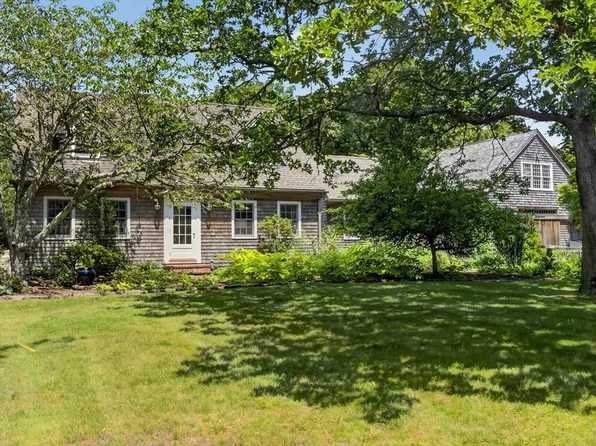 205 Meetinghouse Way, Edgartown, MA 02539