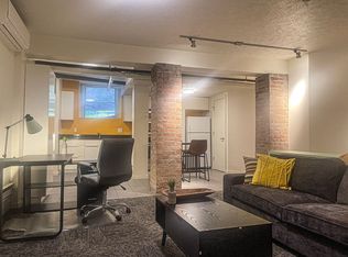 Beautiful Renovated Units, Cleveland, OH 44106