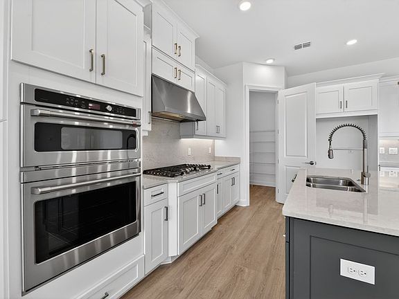 7th image of this home