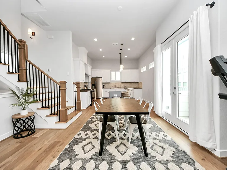 1223 W 16th St #B — Photo 22