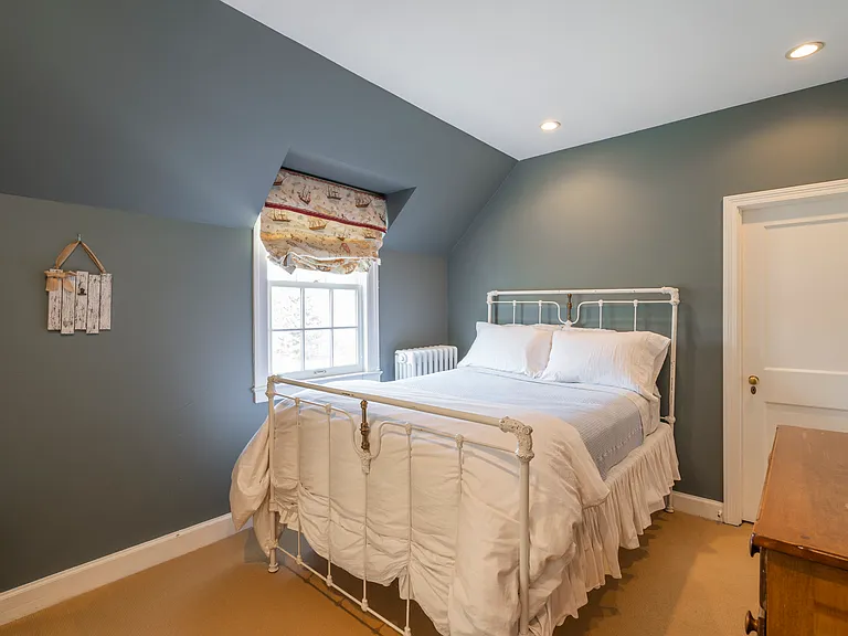 601 Harriton Rd — Photo 35
