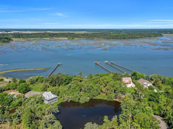 24 Governer Blake Ct, Beaufort, SC 29907