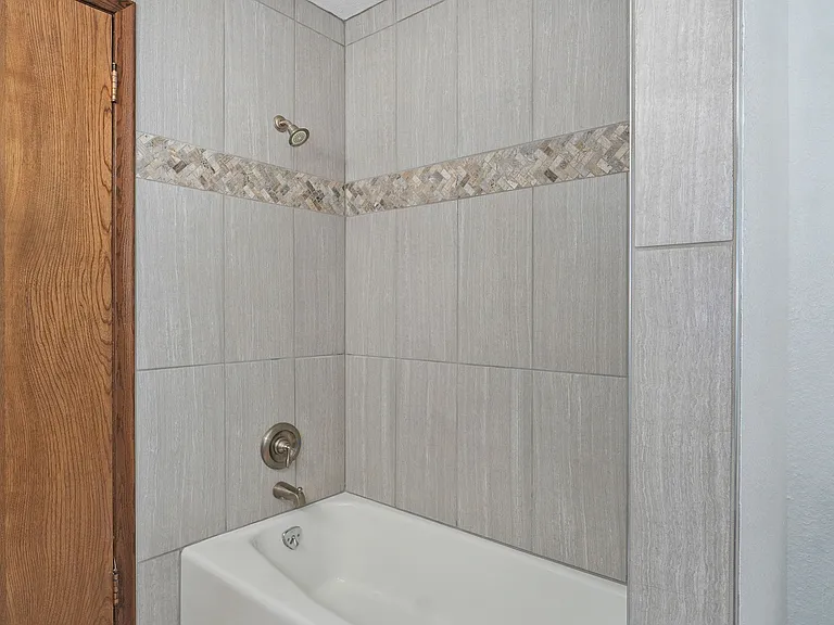 612 E Glendale St — Photo 36