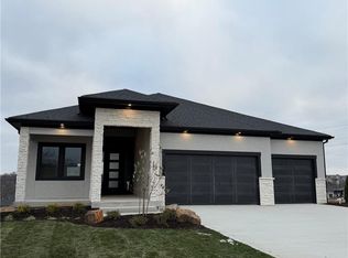 9027 Freedom Cir, Lenexa, KS 66227