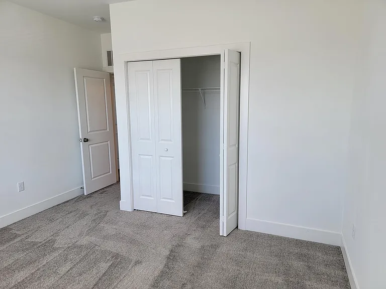 End Unit - Bedroom with Large Closet Spcae
