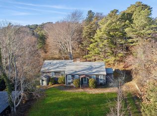 30 Old Head Of The Bay Rd, Buzzards Bay, MA 02532