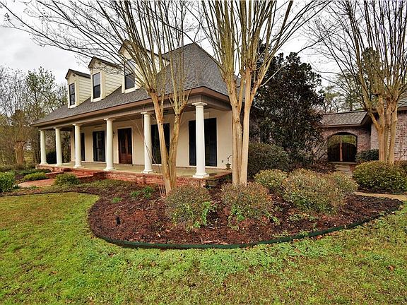 3rd image of 1406 Lake Dr