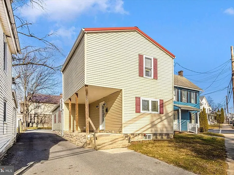 241 N Franklin St — Photo 2
